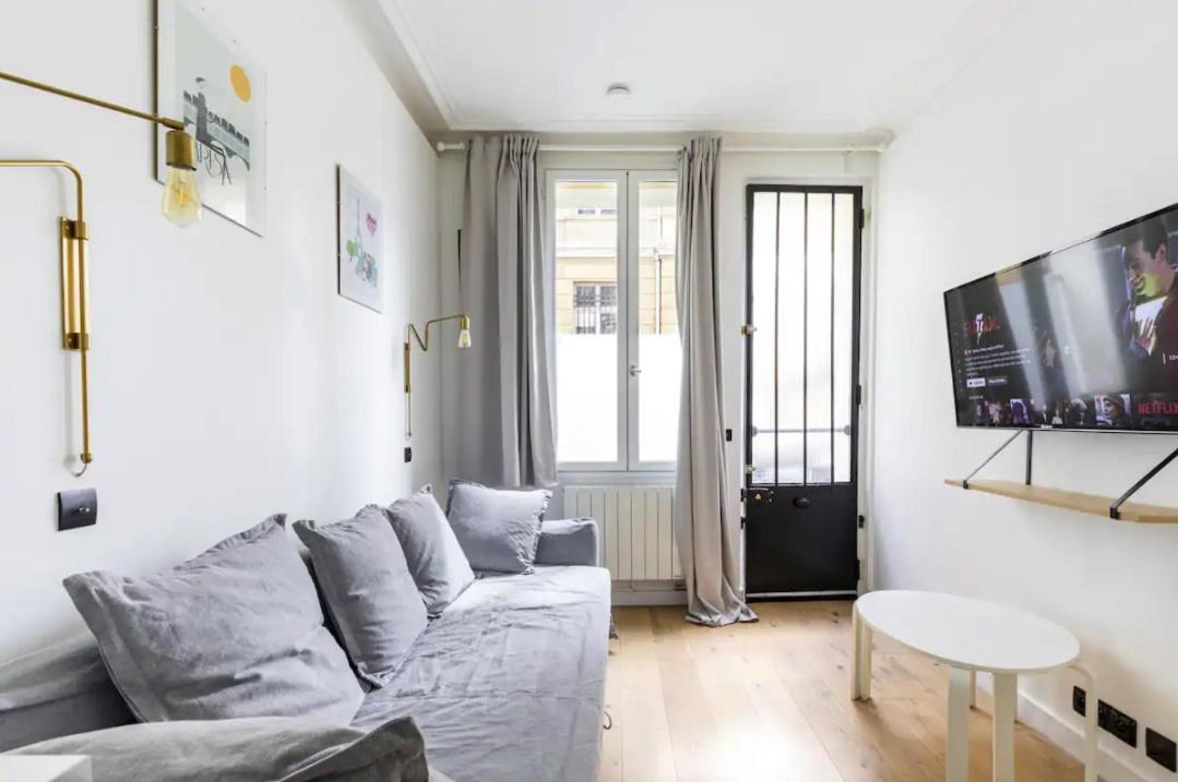 Gaité Montparnasse Magnifique Studio Divry 2p * Parigi